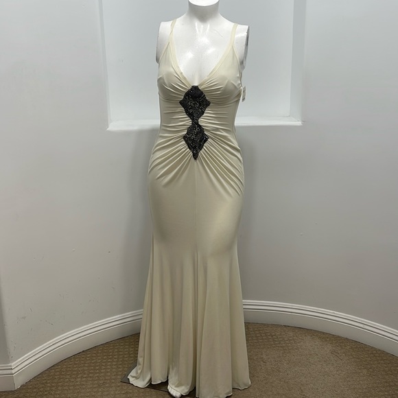 mandalay Dresses & Skirts - Mandalay  Vintage Beads Embellished Gown Ivory Size 19